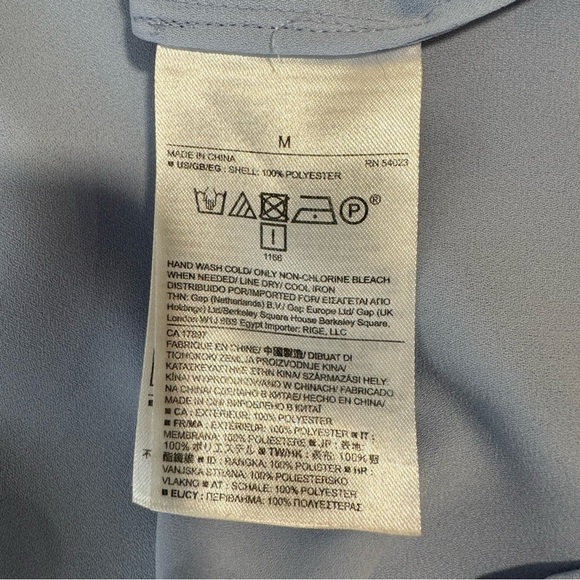 Banana Republic V-Neck Ruffle Blouse with Balloon Long Sleeve Medium - Picture 6 of 7